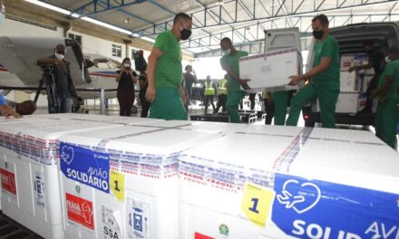 Bahia recebe primeiro lote de vacinas da Pfizer e mais 405 mil doses da AstraZeneca