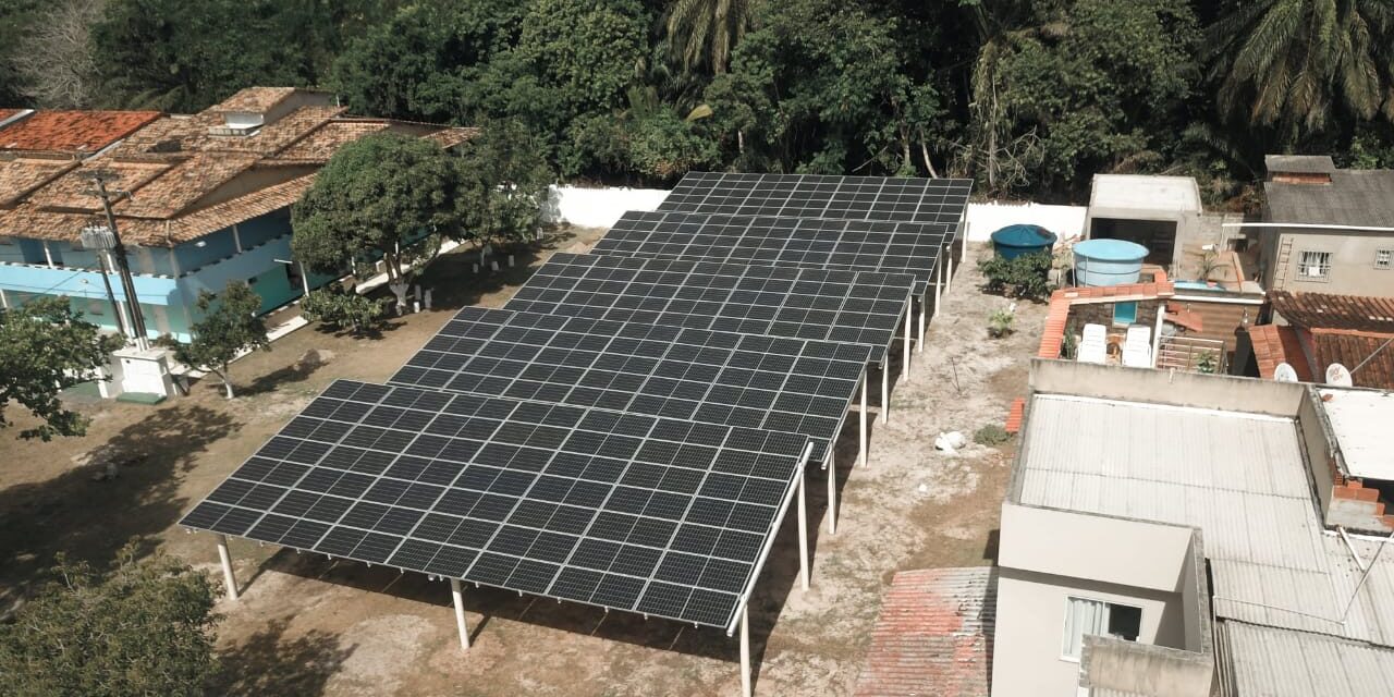 Acampamento Teosópolis ganha estação fotovoltaica e moderniza complexo