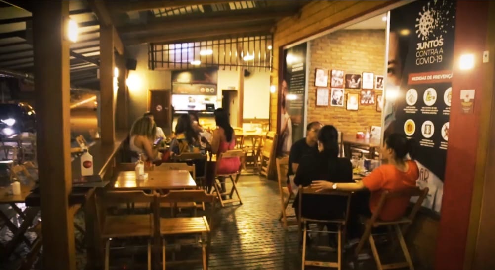 Novo decreto flexibiliza o funcionamento de restaurantes e bares