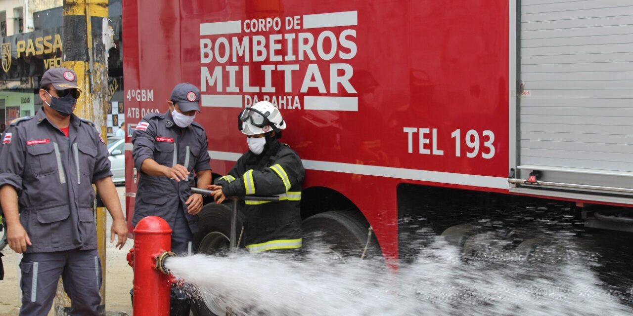 Emasa e 4º GBM instalam hidrante na avenida Juca Leão