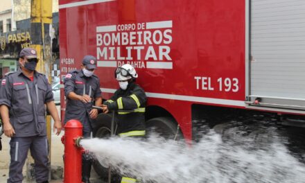 Emasa e 4º GBM instalam hidrante na avenida Juca Leão