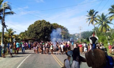 Indígenas interditam rodovia no sul da Bahia em novo dia de protesto contra PL sobre demarcação de terras