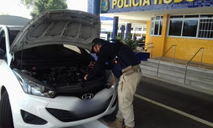 PRF recupera em Vitória da Conquista veículo roubado no Rio de Janeiro