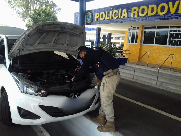 PRF recupera em Vitória da Conquista veículo roubado no Rio de Janeiro