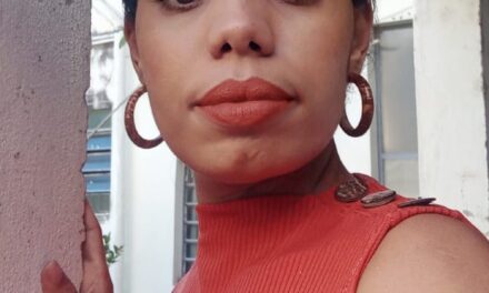 Escritora itabunense Thaíse Santana lança “Mulher-Palavra”