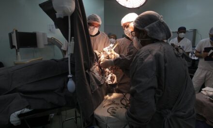Paciente de 68 anos faz primeira cirurgia de Parkinson na Bahia realizada através do SUS