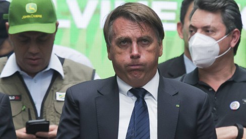 Bolsonaro passa mal e é hospitalizado em Brasília