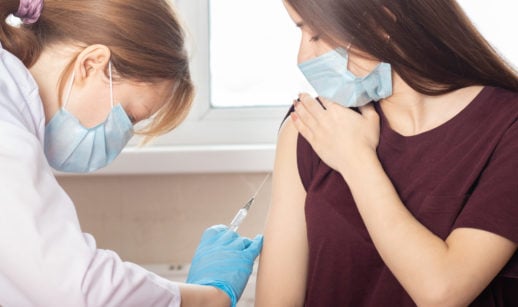 Itacaré realiza vacinação de  pessoas acima de 17 anos