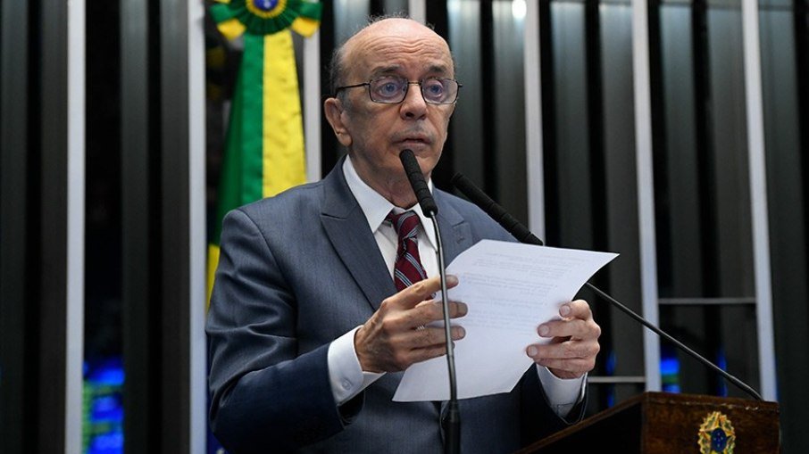 Serra é diagnosticado com doença de Parkinson e se afasta do Senado