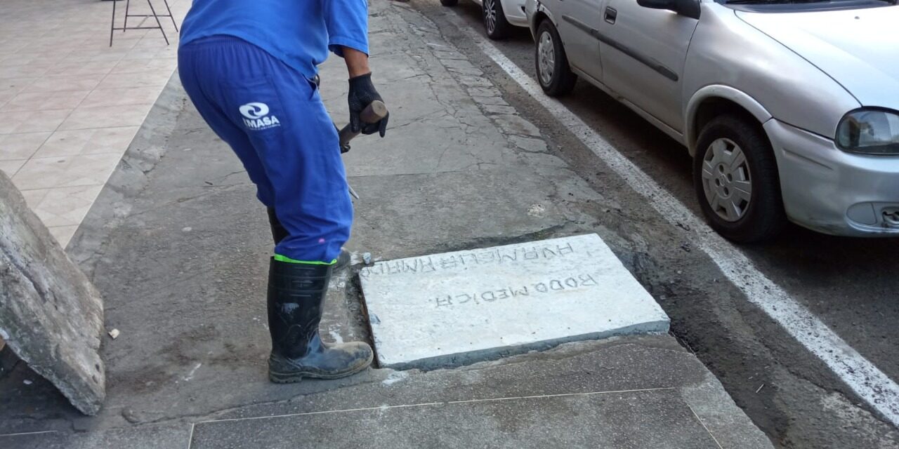 Emasa intensifica reparos nas tampas de bueiros na área central de Itabuna