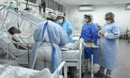 Bolsonaro questiona indenização a profissionais de saúde incapacitados ou mortos em razão da pandemia
