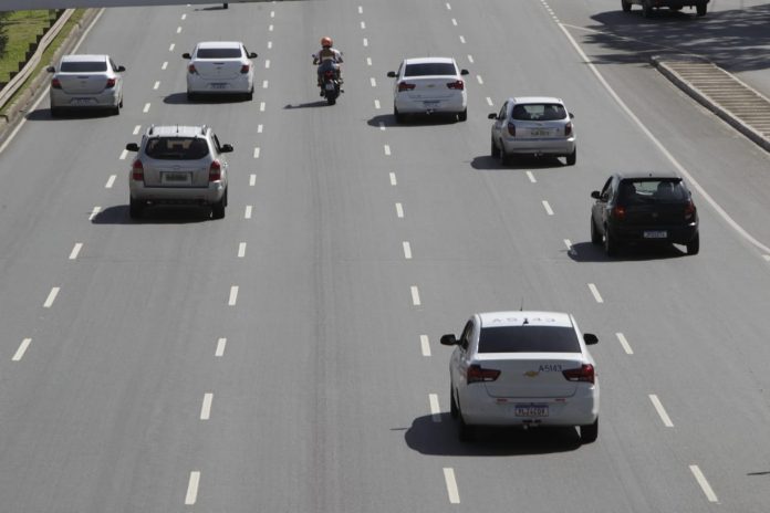 Automóveis de placas com finais 7, 8, 9 e 0 têm vencimento do IPVA em agosto