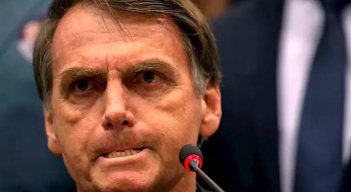 STF acolhe pedido do TSE e vai investigar Bolsonaro por fake news eleitorais