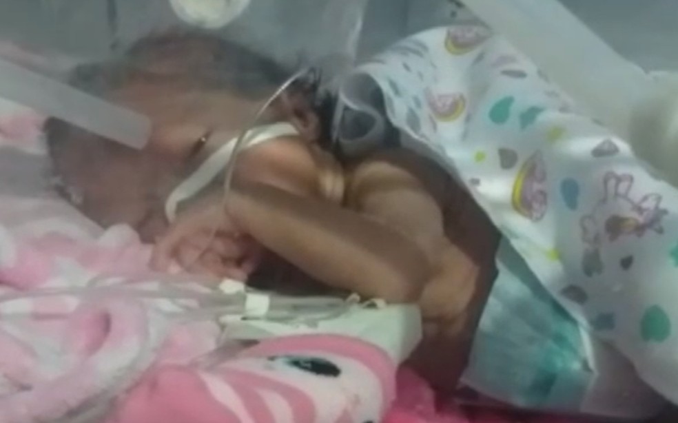 Bebê com problema cardíaco precisa de cirurgia e mãe apela por transferência: ‘Não quero ver minha filha morta’