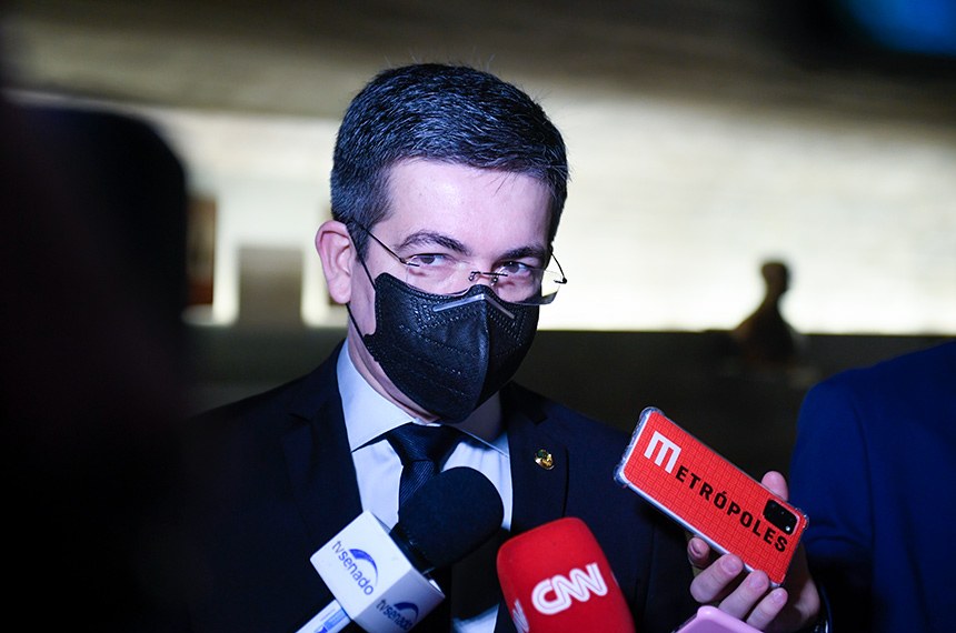 Senadores manifestam solidariedade a Alexandre de Moraes e avisam que vão pedir arquivamento do pedido de impeachment