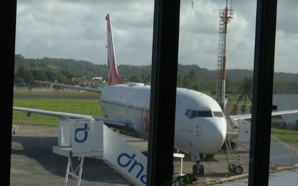 Avião bate em outra aeronave durante manobra no aeroporto de Ilhéus