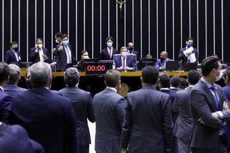 Câmara exclui “distritão” da PEC da reforma eleitoral