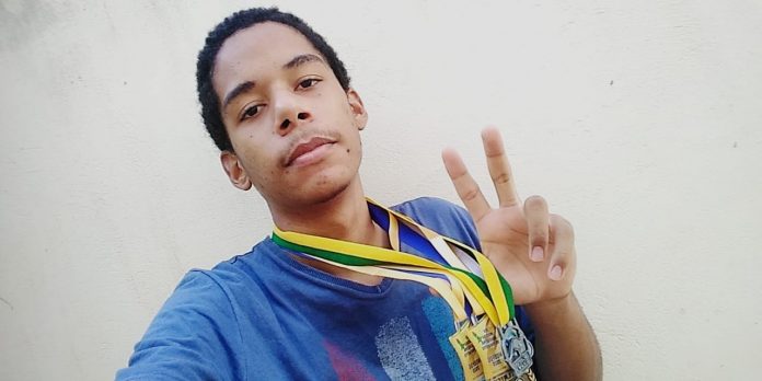 Estudante da rede estadual soma 26 premiações em olimpíadas do conhecimento