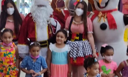 Papai Noel chega ao Shopping Jequitibá para fazer a alegria da criançada