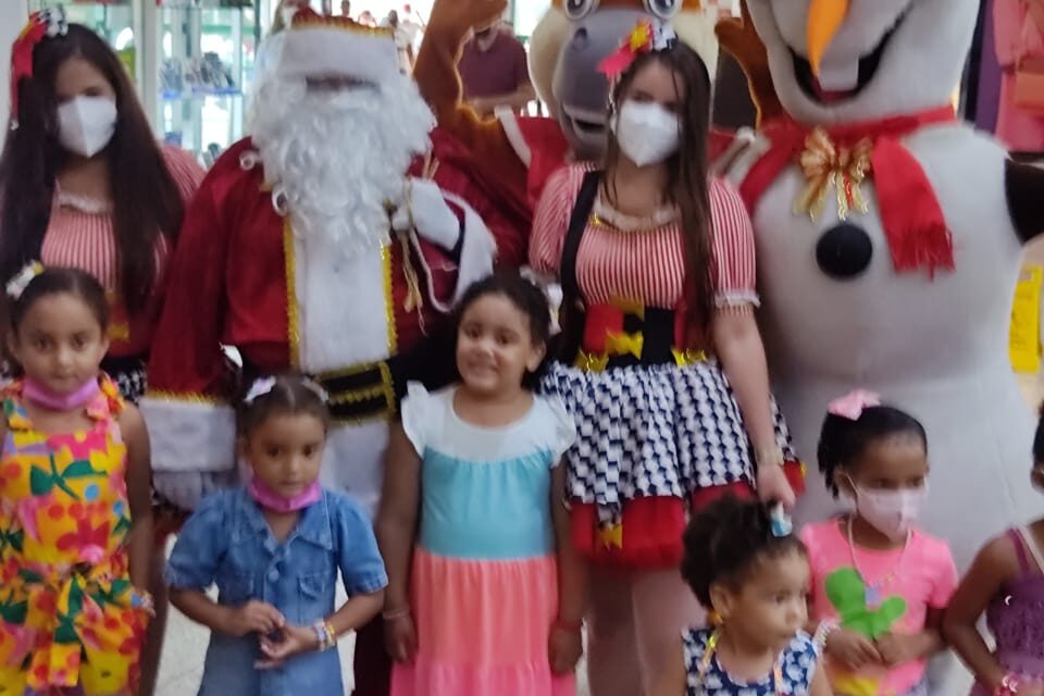 Papai Noel chega ao Shopping Jequitibá para fazer a alegria da criançada