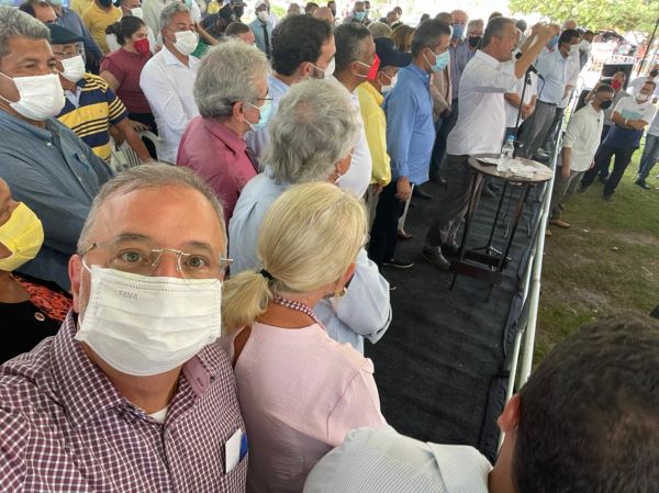 Rui Costa homenageia Fábio Vilas-Boas em lançamento do Hospital Regional Costa das Baleias: “você faz parte dessa história”