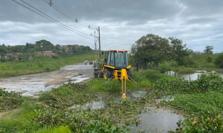 Prefeitura de Itabuna desobstrui calha do Rio Jacarezinho no acesso aos condomínios Jubiabá e Gabriela