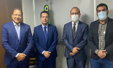 Augusto Castro vai a Brasília e consegue recursos para Itabuna junto aos ministérios da Educação e Saúde