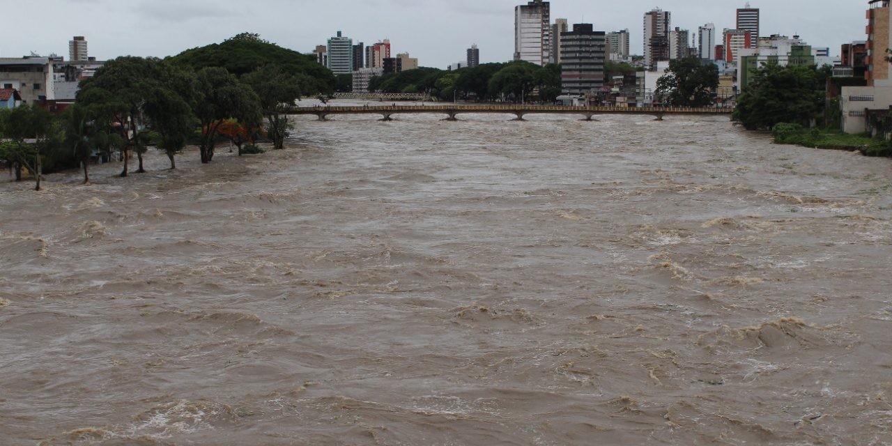 Itabuna enfrenta maior cheia do Rio Cachoeira desde a grande enchente de 1967