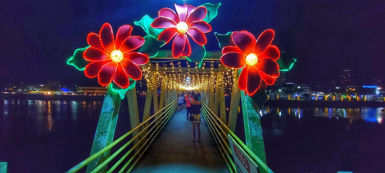 Luzes e Sonhos: praças Olynto Leone e Rio Cachoeira ganham decoração especial de Natal