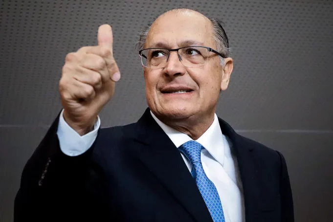 Alckmin anuncia saída do PSDB: “Tempo de mudança”