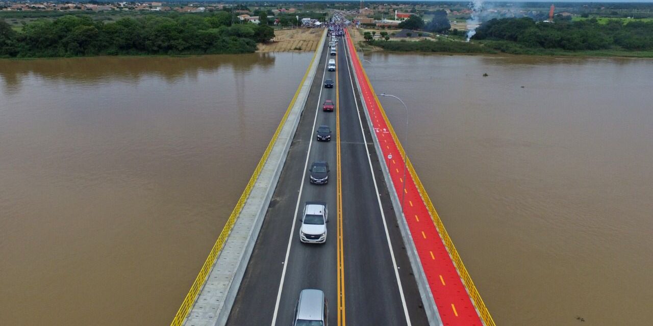 Símbolo de integração, ponte entre Barra e Xique-Xique é inaugurada pelo governado Rui Costa