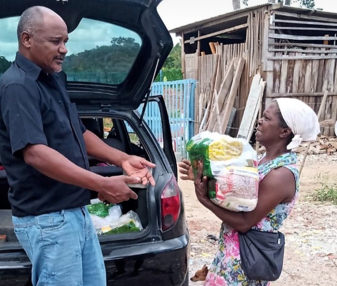 Seagrima distribui 40 cestas básicas doadas pela Semps às comunidades rurais afetadas pelas enchentes