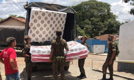 Mais de 400 colchões enviados pelo Governo da Bahia são distribuídos em Itabuna, Ibicaraí e Ibicuí 