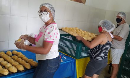 Fundação Marimbeta doa 2 mil pães para vítimas das enchentes diariamente