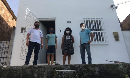 Itabuna: Projeto Morar Melhor da IBT entrega casa reformada a moradores do Zizo