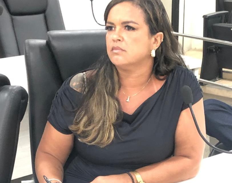 Charliane critica situação da política em Itabuna: “vereadores despreparados e prefeito em eterna campanha”