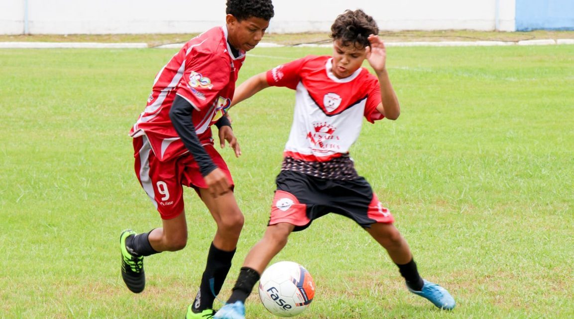 Secretaria de Esporte de Teixeira de Freitas apoia realização de peneira para o Esporte Clube Vitória