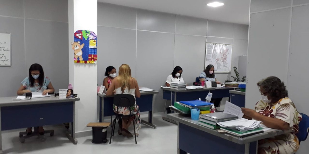 Secretaria de Educação finaliza projeto pedagógico para o início do ano letivo em Itabuna