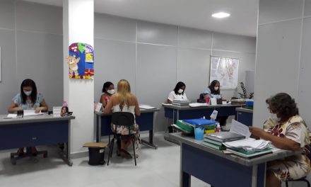 Secretaria de Educação finaliza projeto pedagógico para o início do ano letivo em Itabuna