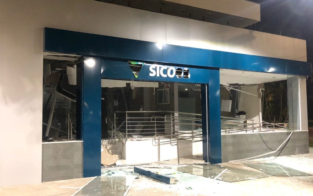 Bandidos tentam roubar agência bancária do SICOOB em Ilhéus