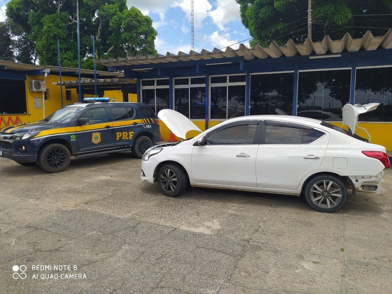 Adolescente flagrado dirigindo carro roubado disse que estava indo negociar o veículo em uma moto