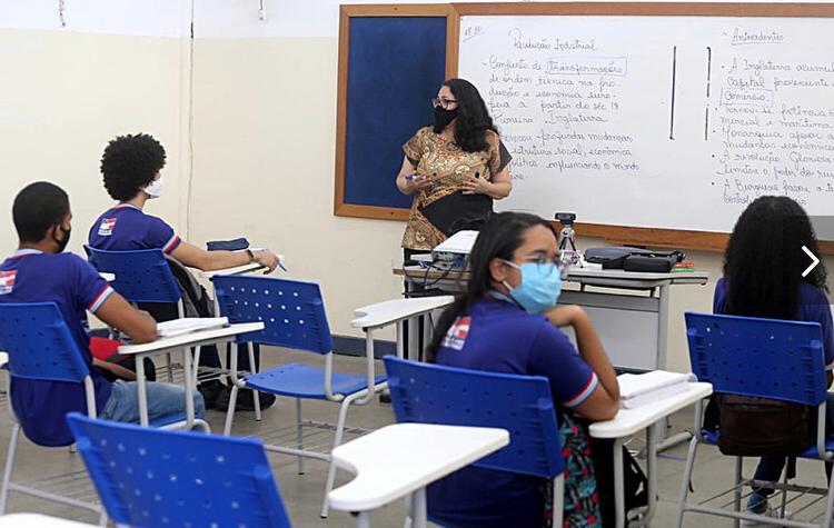 Projeto do Governo do Estado aumenta vencimentos dos professores em quase 16%