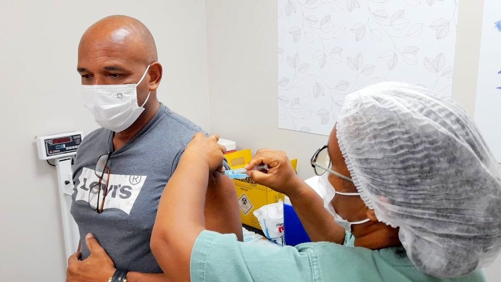 Colaboradores do Hospital Materno Infantil são vacinados contra Difteria, Tétano e Coqueluche