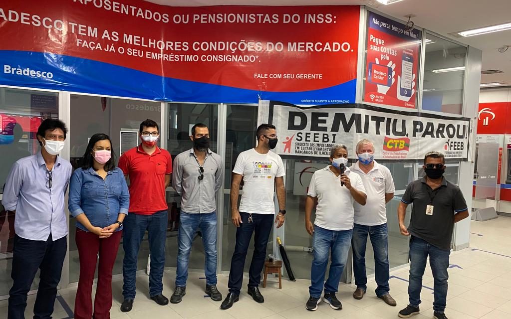 Ilhéus: Sindicato paralisa atividades da agência do Bradesco em protesto contra demissão de funcionária doente