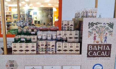 Vendas de chocolate Bahia Cacau movimenta Shopping Jequitibá no mês da mulher