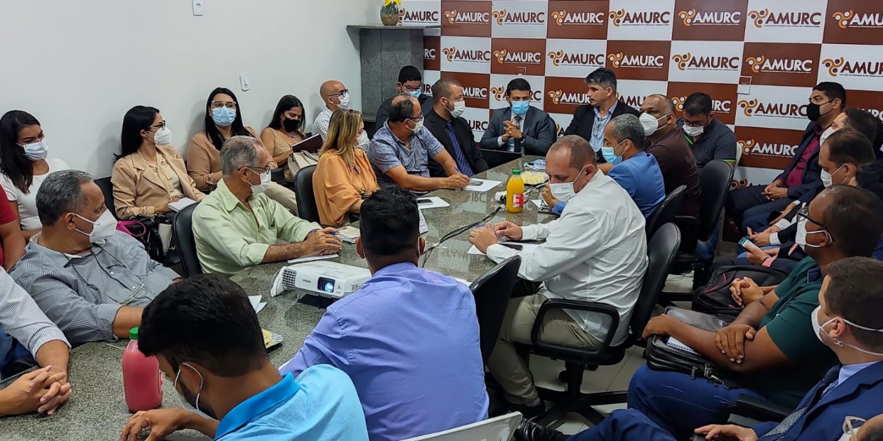 Em reunião da Amurc, prefeitos são orientados sobre o eSocial e outras demandas municipais