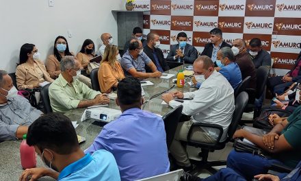 Em reunião da Amurc, prefeitos são orientados sobre o eSocial e outras demandas municipais