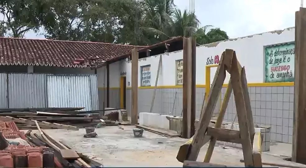Bahia: Três meses após chuva, cidades ainda têm pontes e estradas destruídas; escolas estão sem funcionar