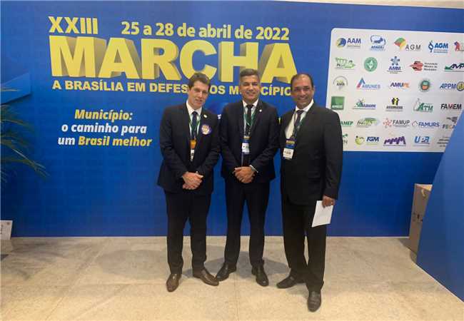 Prefeito de Ilhéus participa da XXIII Marcha em Defesa dos Municípios