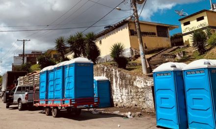Cerca de 40 banheiros químicos são instalados nas Feiras livres e no Centro Comercial de Itabuna